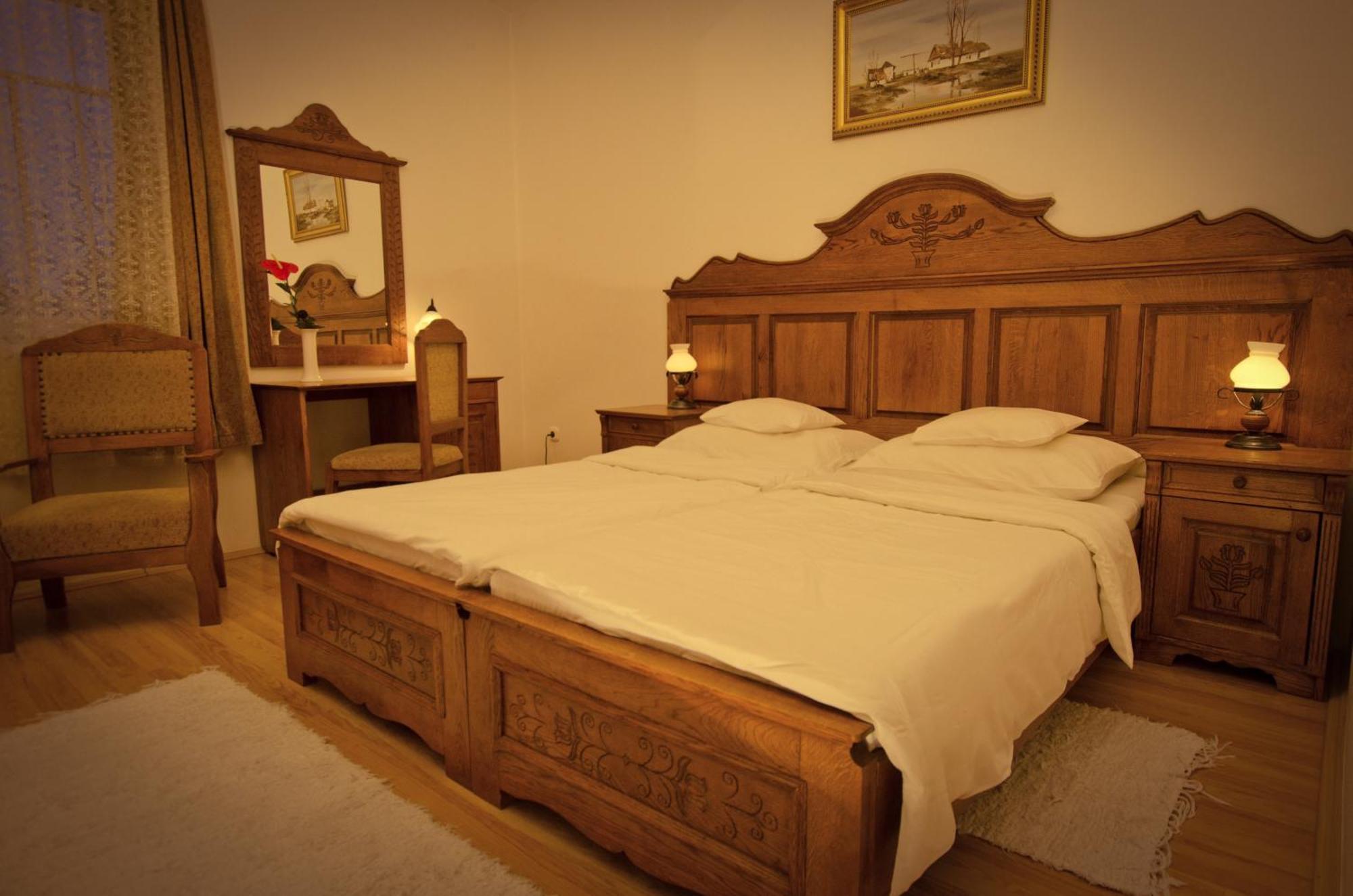 Hotel Kemencés Csárda és Panzió à Hajdúszoboszló Extérieur photo